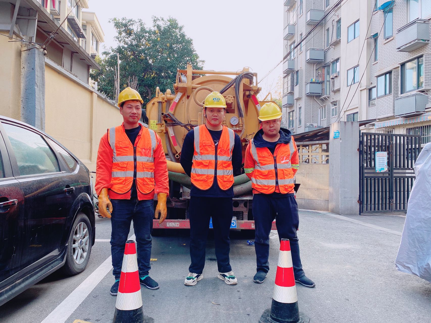 镇江区南京某小区管道清淤检测施工